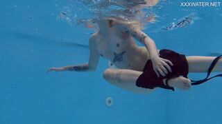 Mimi Cica gets horny underwater & naked
