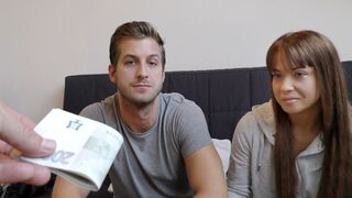 Tricky guy fucks for cash sexy hottie who needed accommodation