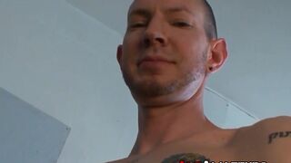 Tatted amateur shows off his sexy booty & throbbing prick