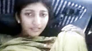 Indian Hottie Shows Her Bushy Snatch For A Free Ride