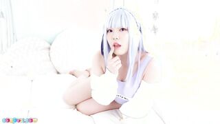 Teasing professional Natsumi Hayakawa flashes a twat