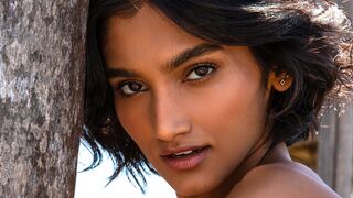 Indian babe Angel Constance & buxxom MILF Skye Fires get naked outdoor