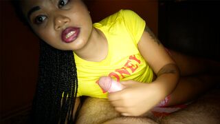 Round ass Thai cutie gives customer a very happy end massage