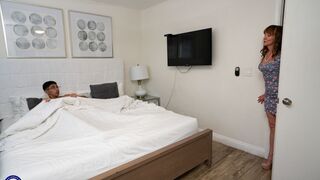 Sexy mature Cyndi Sinclair spreads her legs for ass fucking