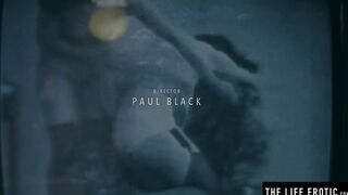 Passionate hottie Mira V rubs her cunt with that old phone