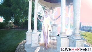 Goddess Kyaa Chimera Gets A Beautiful Foot Licking