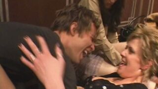 One look at Amanda's rack & back & you'll be Tapping yourself