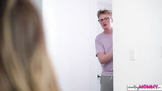 I Caught My Step Mom's Repairman Bang Her!! - Gigi Dior