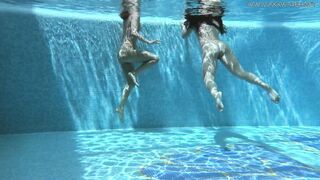 American &  Russian chicks Jessica & Lindsey