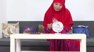 She wanted painted nails & he wanted her wet beaver