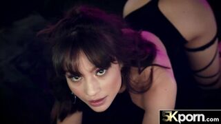 5KPORN Tight Liv Goes Wild For Shaft