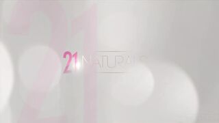 Blonde Angelika Grays ass pumping experience with Sam Bourne