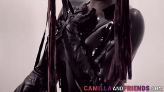 Fetish tbabe in latex suit & mask fucks