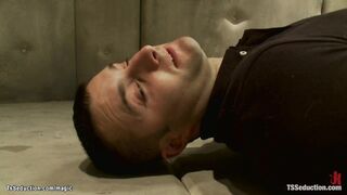 TBabe cop fucks man in interrogation room