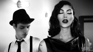 Detective white butt ravaged by shemale Domino Presley