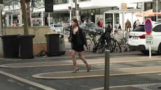 Martina tames three men!