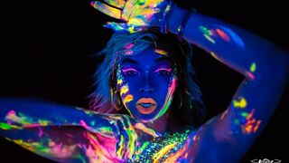 Mesmerizing t-babe Emma Rose spreads her legs for Dante Colle