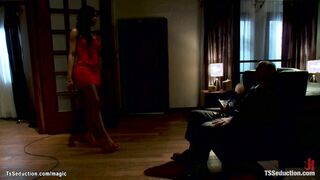 Ebony T-girl fucks man & makes him cum