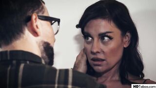 Creepy Repairman Fucks Divorced Mature Sovereign Syre