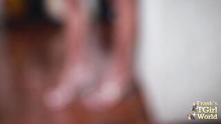 FRANKS TGIRL WORLD: FRESH SNACK LOOKS YUMMY!