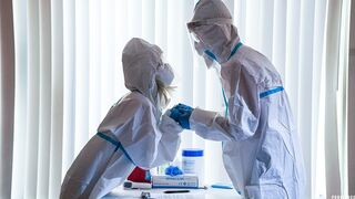 Lola Fae gets screwed by her man Lucky Fae pandemic style