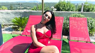 Shasha, 28, atomic brunette!