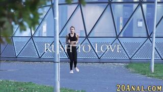 Babe gapes her butthole & has ass pumping