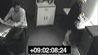 Bitch pisses in her rivals lunch