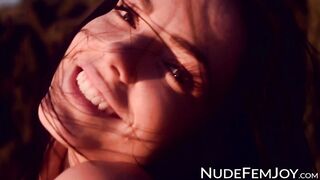 Wonderful model girl jiggles her tits