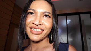 Fresh Thai ladyboy Duan gives her customer a massage with ass pumping