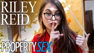 Surfer Dude's Sexy Encounter with Landlady