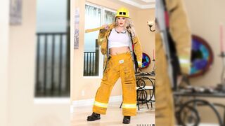 Shemale in Outfit Seduction