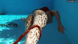 Flirty tight perfect beautiful babe swimming gymnastics