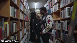 monster cock Queen's Encounter with Well-Endowed Black Nerd