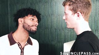 Aaron Allen got his butt tightened by his ebony therapist Tony Genius