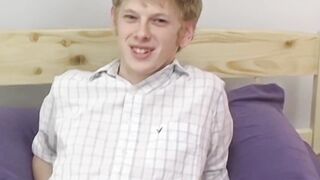 Blond twink Sky Sylvanus plays his prick & jerks off solo