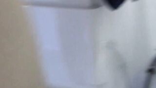 Muscular amateur jock shows off his abs in the shower