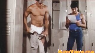 Homosexual 3some with athletic looking meat munchers