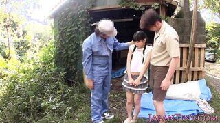 Japanese teen gets her satisfying face covered in cum outside