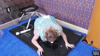 BDSM babe Rebel Rhyder gives a rimjob