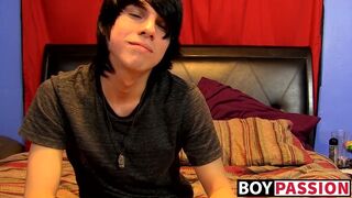 Young man tugs on his prick vigorously after kinky interview