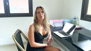 Milena, 40, secretary photographer!