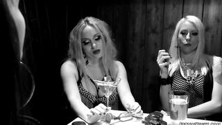 Lesbos Double penetration fucking bound dyke